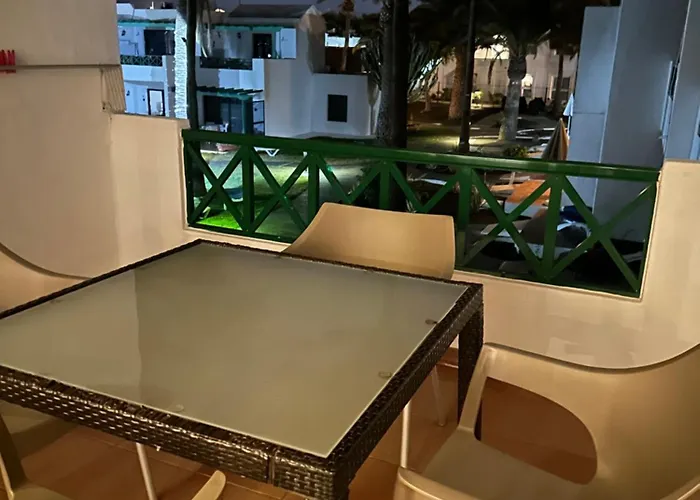 Paradise Club L28 & L29 * 卡门港